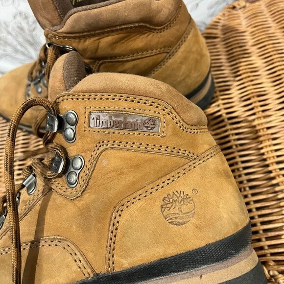 Vintage Timberland Womens 7  Euro Hiker Brown 90s Suede Leather Mid Hiking Boots - Picture 3 of 14